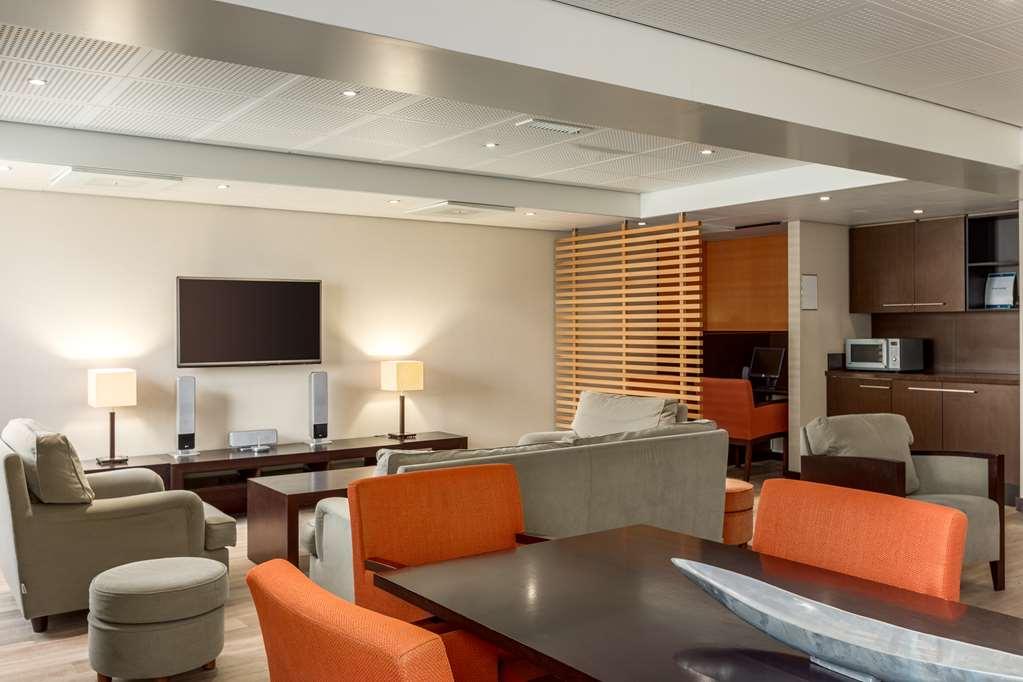 Nh Amsterdam Schiphol Airport Hotel 4*